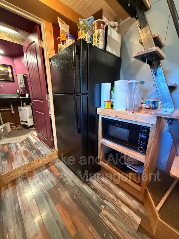 Building Photo - 6519 NW St Helens Rd