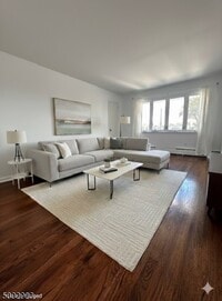 Building Photo - 410 W Munsell Ave