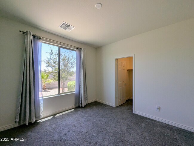 Building Photo - 6952 W Golden Ln