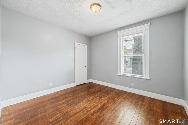 Building Photo - 705 Dixwell Ave