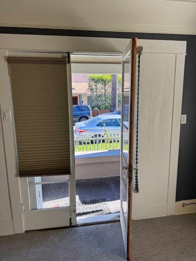 Building Photo - 3811 E 10th St