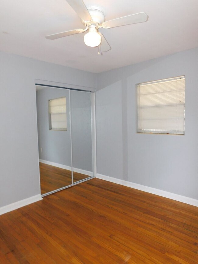 Building Photo - 507 NW 34th Ter