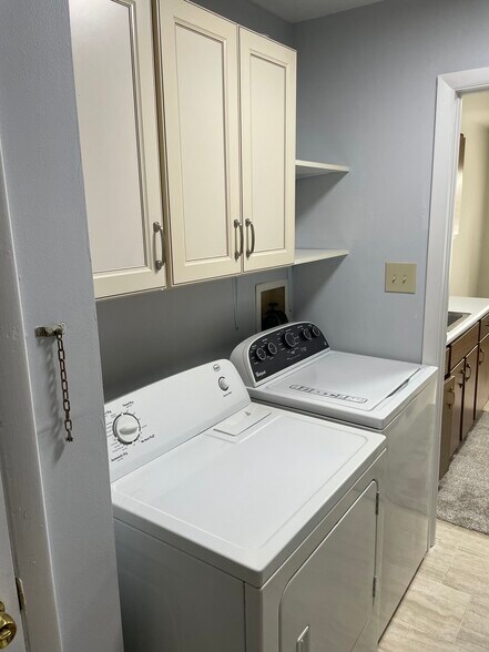 Building Photo - 4707 Croftshire Dr