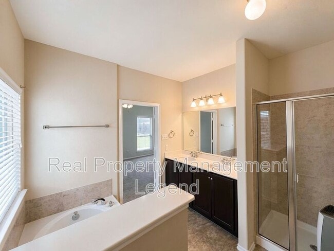 Building Photo - 9929 Pronghorn Rd