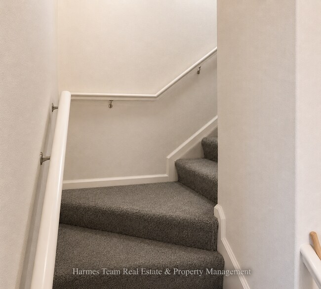 Building Photo - 3 Bed | 2.5 Bath Townhome In School District #2