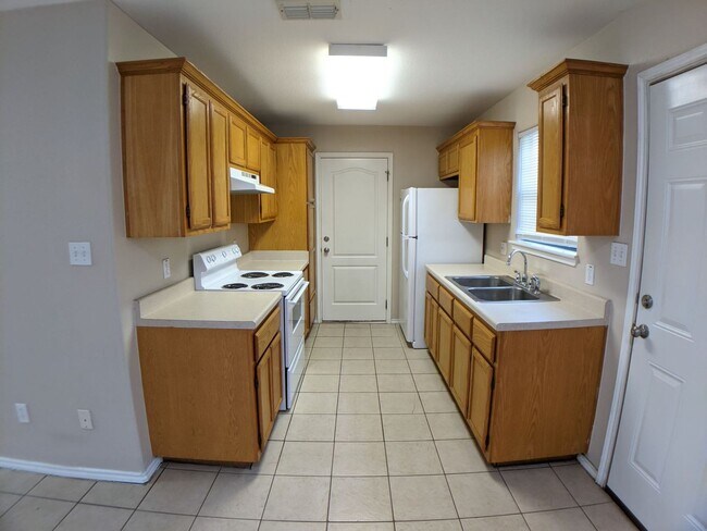 Building Photo - 3613 N Arroyo Park Ln