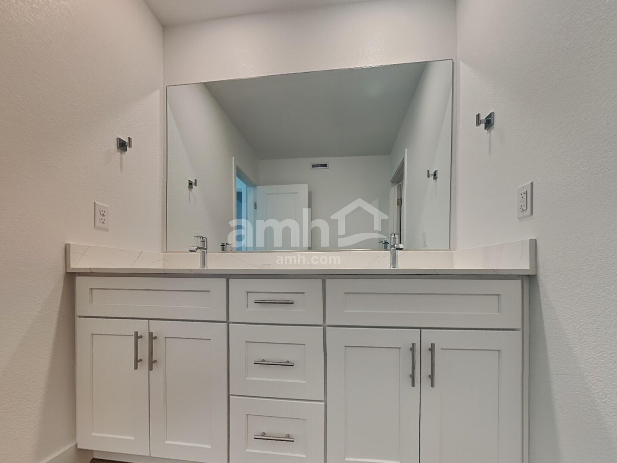 Building Photo - 10367 Bee Balm St