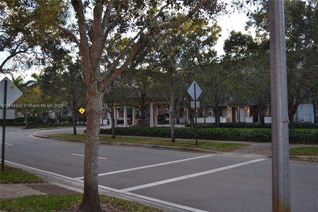 Building Photo - 1008 SW 147th Ave