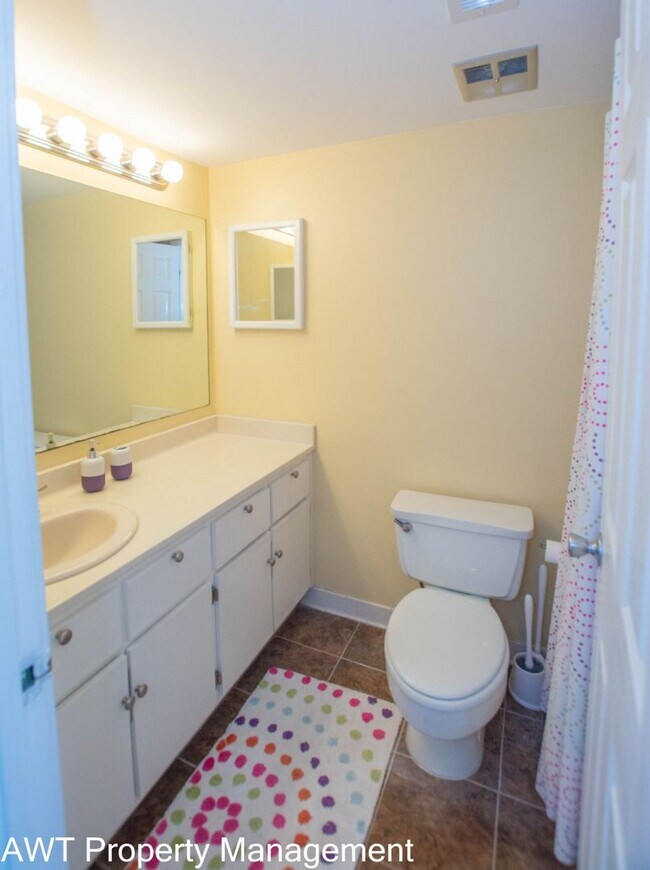 Building Photo - Fully Furnished Long Term Rental