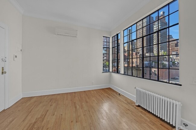 Building Photo - 127 E 69th St