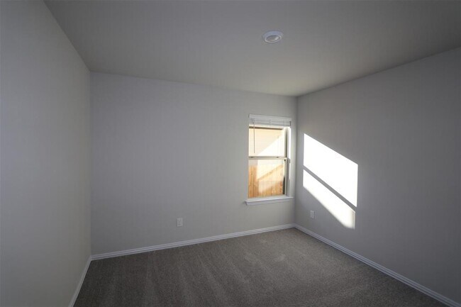 Building Photo - 256 Falling Star Ln