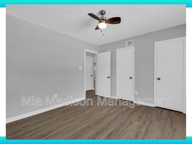 Building Photo - 111 E Mell St