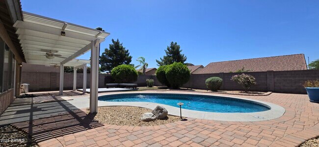 Building Photo - 4117 W Menadota Dr