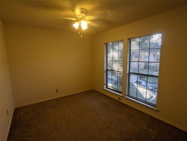 Building Photo - 15151 Berry Trail