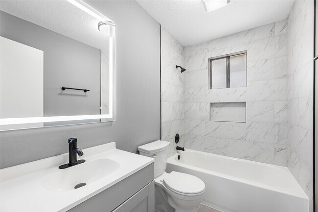 Building Photo - 502 Frawley St