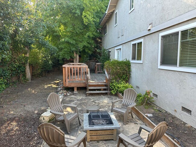 Building Photo - 4530 W Walnut St