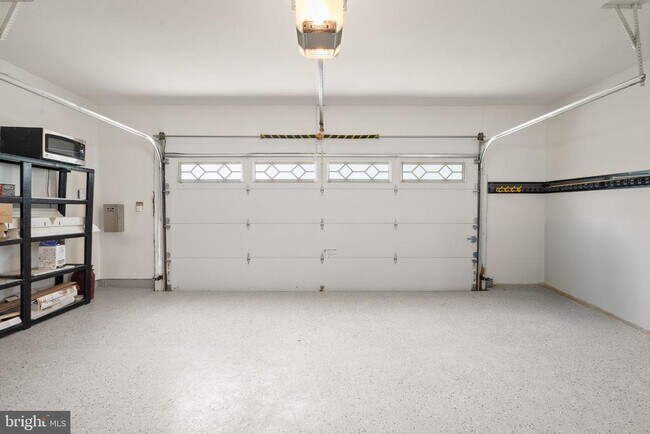 Building Photo - 13647 S Springs Dr