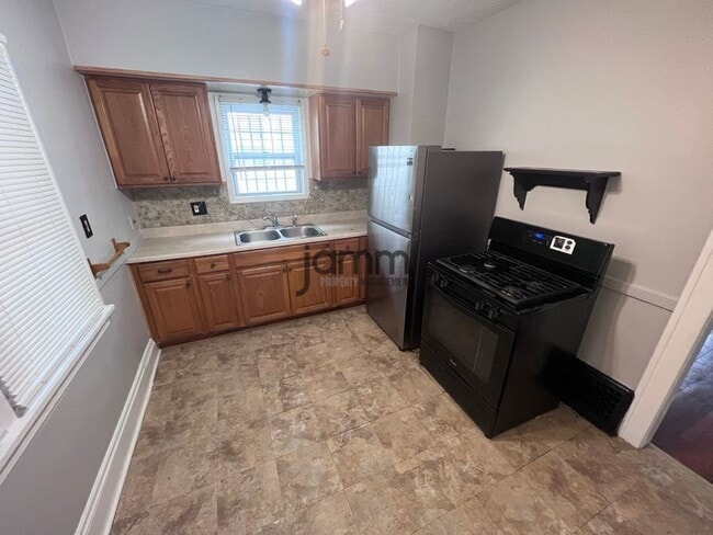 Building Photo - 3183 W 112th St