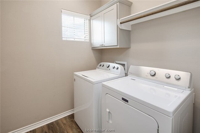 Building Photo - 3519 Summerway Dr