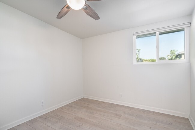 Building Photo - Beautifully Remodeled Tri-Level Condo With...