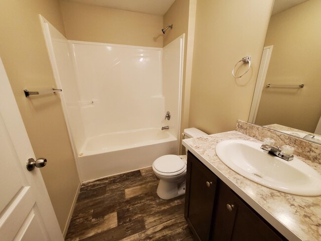 Building Photo - 9 Hummingbird Dr