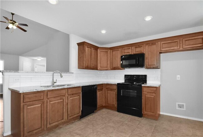 Building Photo - Great home near Bentonville West