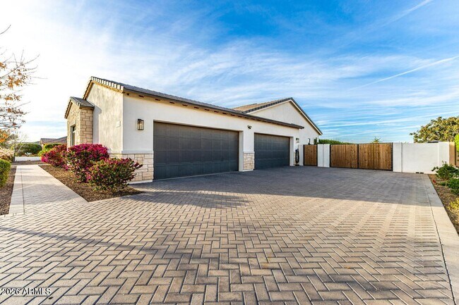 Building Photo - 5348 W Encanto Verde