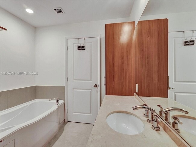 Building Photo - 1945 S Ocean Dr