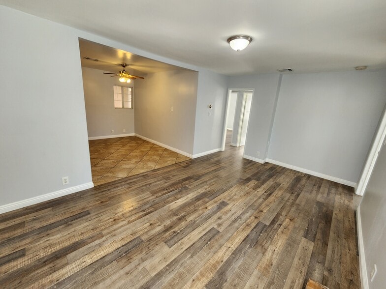 Primary Photo - 7910 Nagle Ave