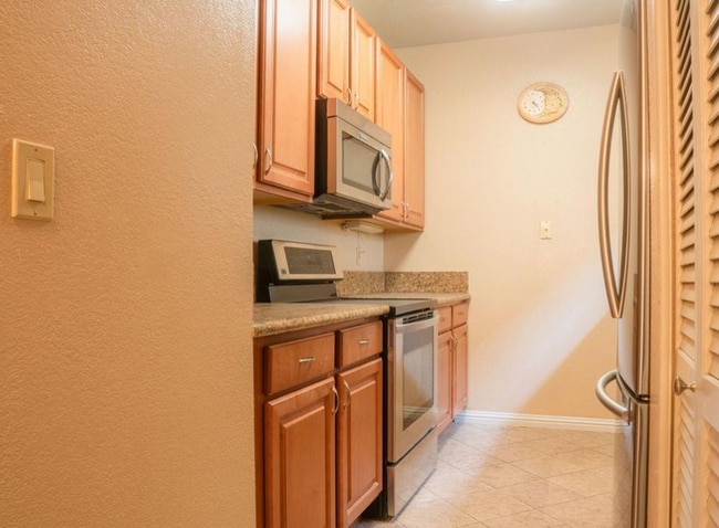 Building Photo - Charming 2 Bed, 2 Bath Condo in Santa Clara