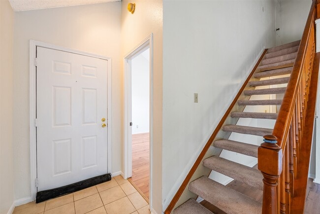 Building Photo - 2300 Old Spanish Trl