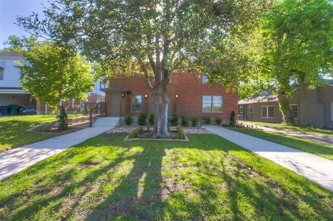 Primary Photo - 2105 Rockridge Terrace