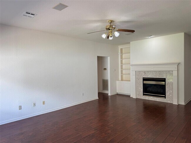 Building Photo - 17414 Fountainview Cir