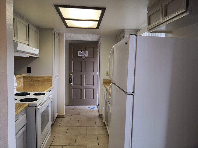 Building Photo - 1250 E Shaw Ave