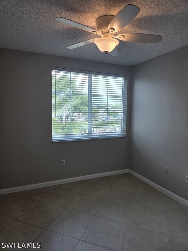 Building Photo - 1105 Reserve Ct
