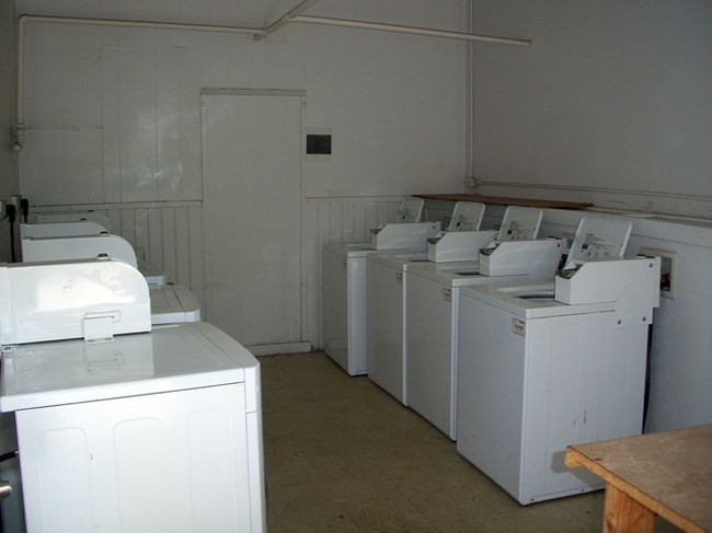 Laundry Facility - Hampshire Terrace