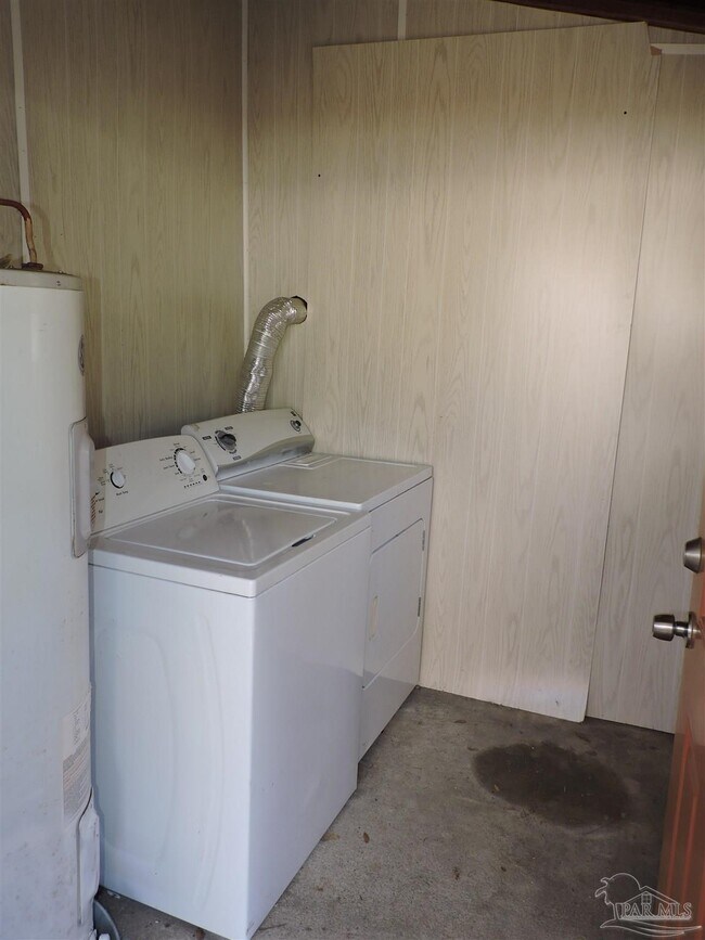 Building Photo - 3155 Patricia Dr