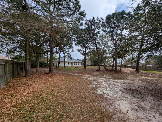 Building Photo - 1909 Sunrise Dr