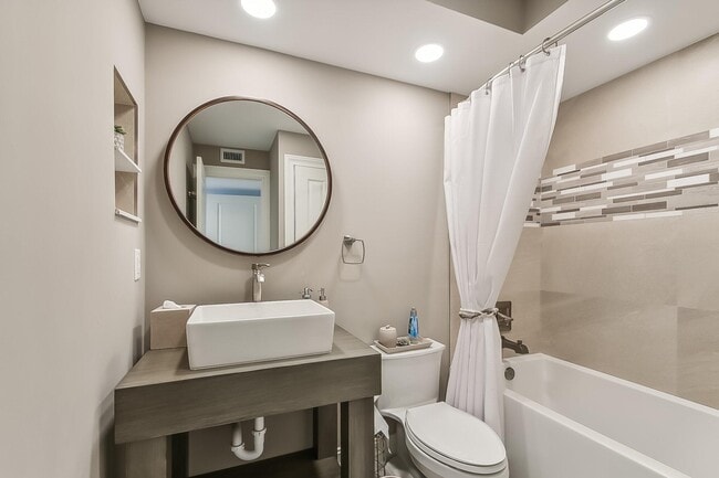 Building Photo - 3590 S Ocean Blvd