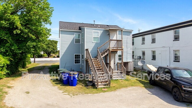 Building Photo - 1451 W Ocean View Ave