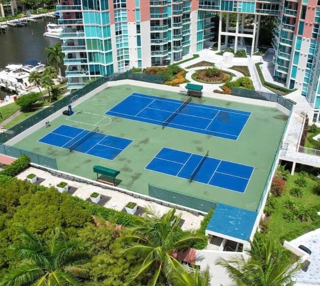 Building Photo - 3370 Hidden Bay Dr