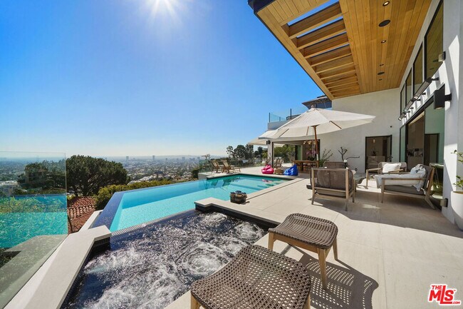 Building Photo - 8242 Hillside Ave