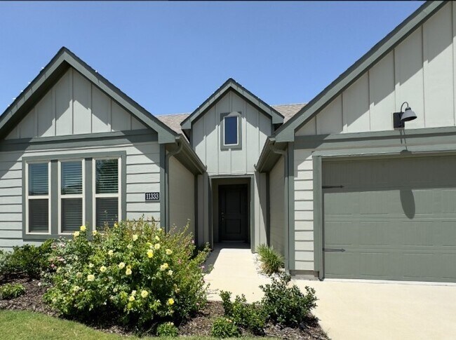 Building Photo - 11333 Pecan Crk Dr