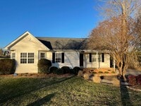 Building Photo - 3 bed 2 bath home