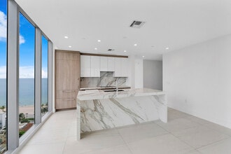 Building Photo - 151 N Seabreeze Blvd
