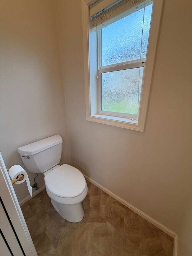 Building Photo - 3- Bedroom home in Hayden Bridge