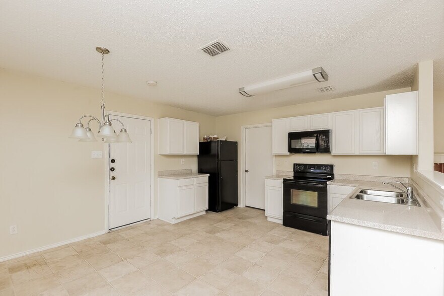 Building Photo - 508 Nuffield Ln