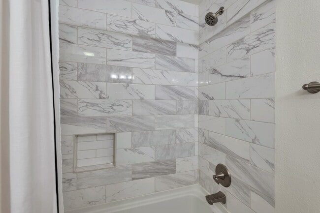 Building Photo - Updated and Spacious 3BED/2BATH Scottsdale Home