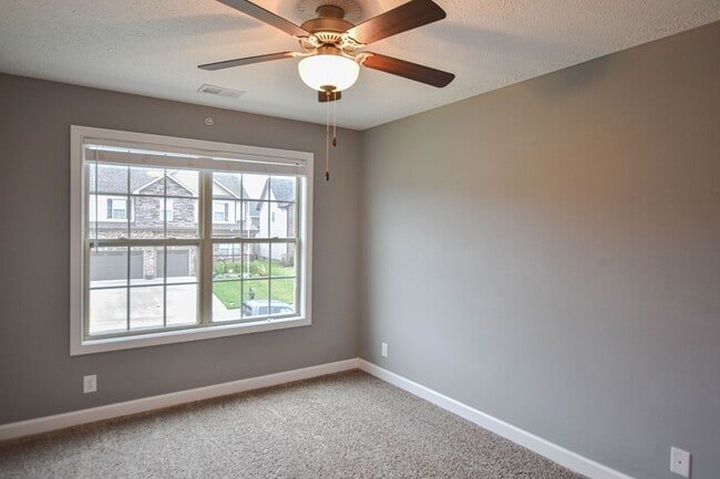 Building Photo - Pet Friendly Four Bedroom!