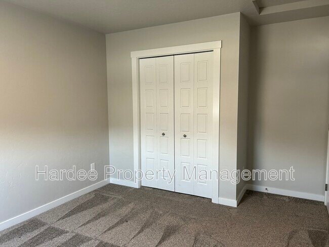 Building Photo - 4987 W Avilla Dr